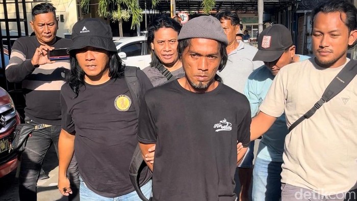 Polisi Beberkan Motif Pria Berkostum Badut Aniaya Keluarga di Mojokerto